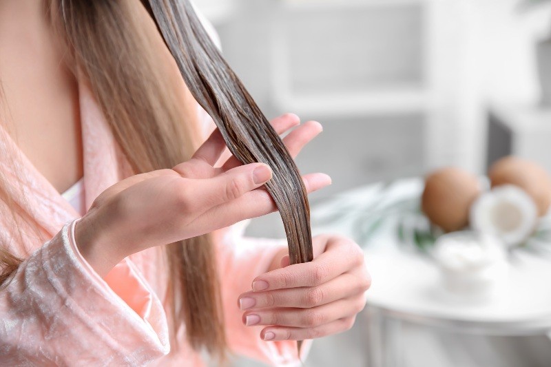 Haarmaske-in-den-Spitzen-der-Haare