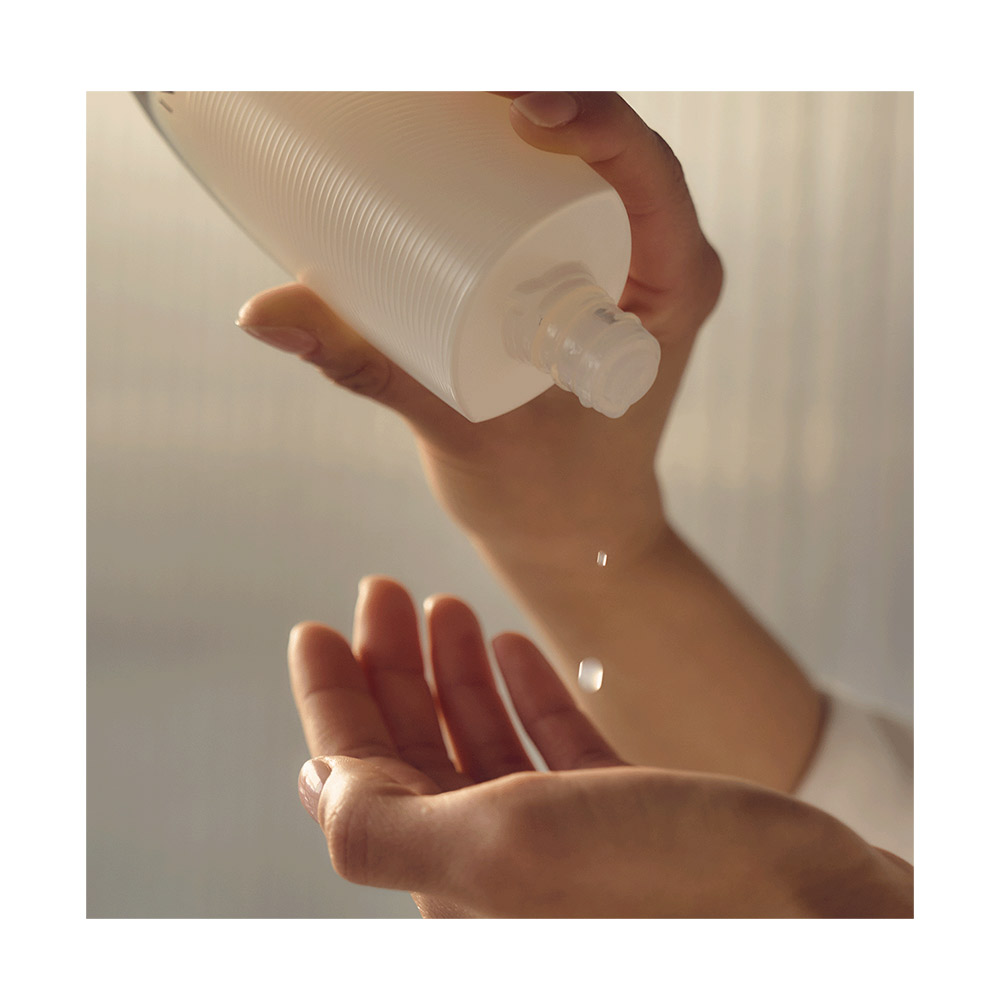 Absolute Silk Micro Essence-in-Lotion